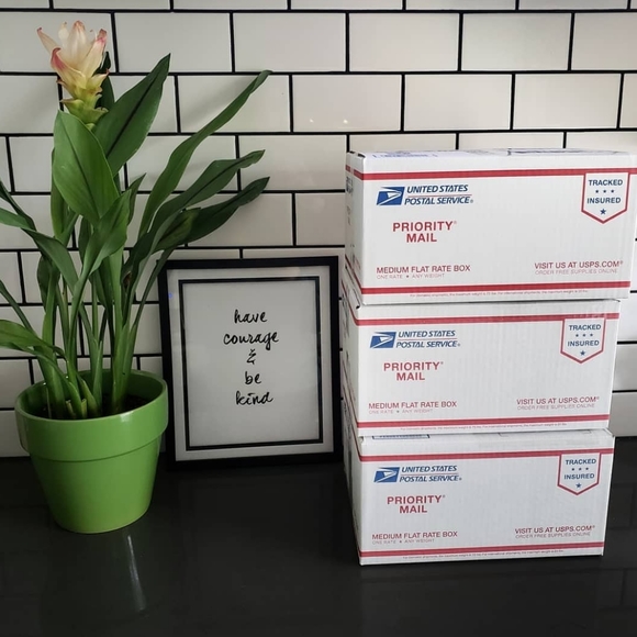 Bookmark my closet!! 💕 - Picture 2 of 2